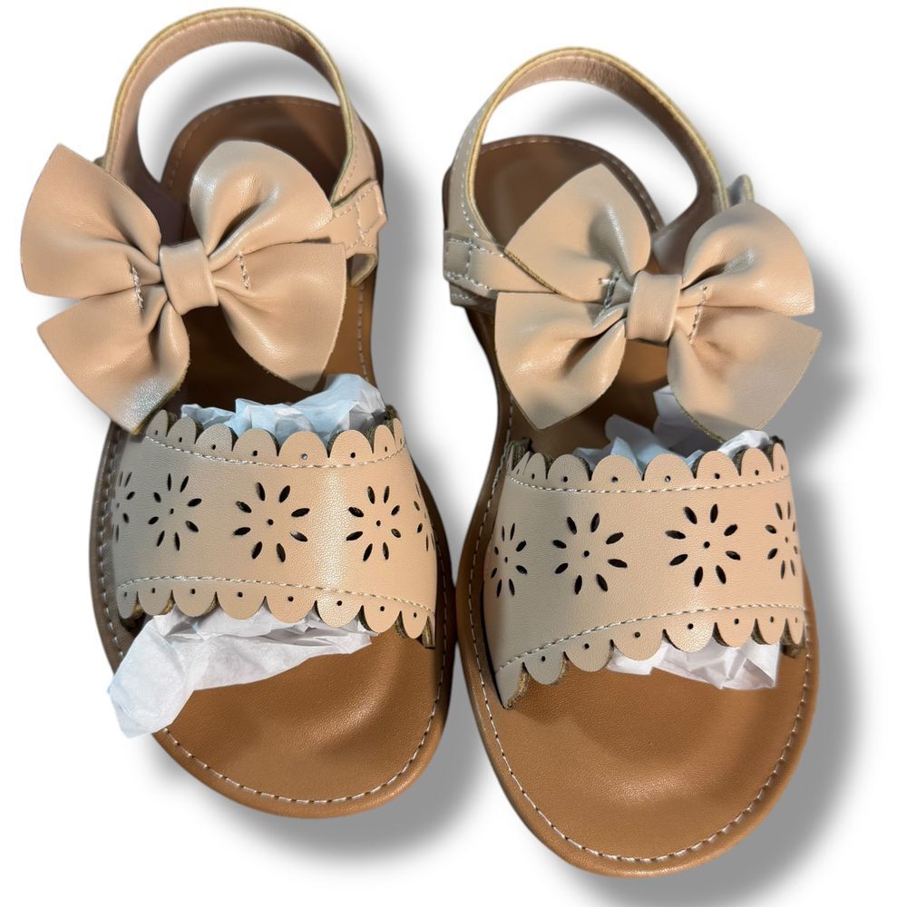 Bow Sandal Beige Flower Cutout Toddler Girl Shoes Summer Casual Sz 11.5 - Picture 3 of 13